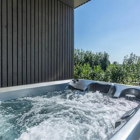 Le Bellessa De Luxe Pour 2 Personnes Сasa de vacaciones *